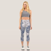 Solar Mystique | Dusty Blue Silver Moon Stars Sun Capri Leggings (Vorderseite)