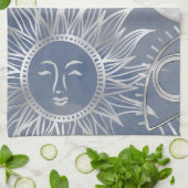 Solar Mystique | Dusty Blue Silver Moon Stars Sun Geschirrtuch (Gefaltet)