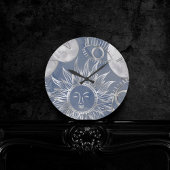 Solar Mystique | Dusty Blue Silver Moon Stars Sun Runde Wanduhr