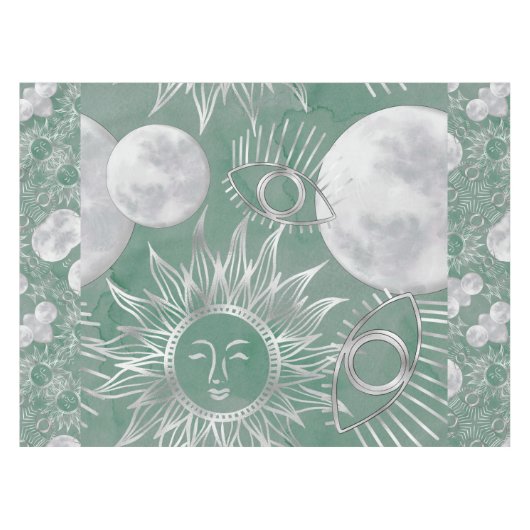 Solar Mystique | Dusty Green Silver Moon Stars Sun Tischdecke (Vorderseite (Horizontal))