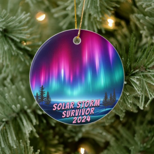 Solar Storm Survivor 2024 Northern Lights Keramik Ornament (Baum)