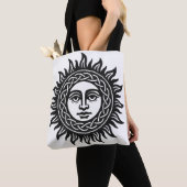 Solar Visage Sigil – Schwarzes Sonnen-Emblem Tasche (Von Nahem)