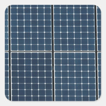 Solarmodule auf einem Haus.