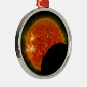 Solarzellen-Eclipse in Arbeit Silbernes Ornament (Rechts)