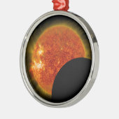 Solarzellen-Eclipse in Arbeit Silbernes Ornament (Links)