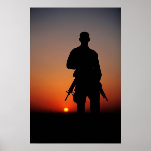 Soldat bei Sonnenuntergang Poster (Vorne)