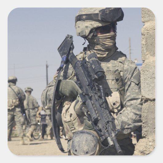 Soldat bewaffnet mit einem MK-48 Quadratischer Aufkleber (Vorderseite)