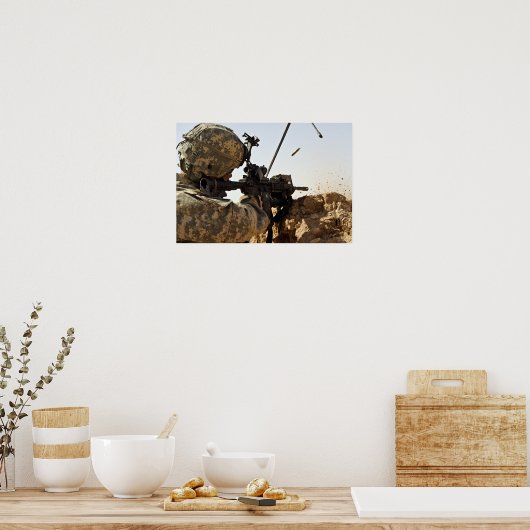 Soldat engagiert feindliche Kräfte Poster (Küche)