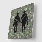 Soldat/Krieger-Silhouette mit Camouflage Quadratische Wanduhr (Winkel)