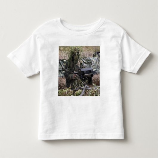 Soldat mit Granatwerfer MK-19 Kleinkind T-shirt (Vorderseite)