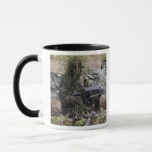 Soldat mit Granatwerfer MK-19 Tasse (Links)