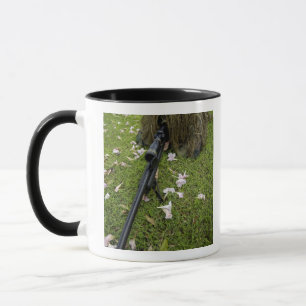 Soldat praktiziert Scharfmachertaktik Tasse