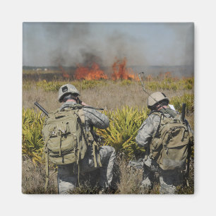 Soldatanruf in den Informationen Magnet