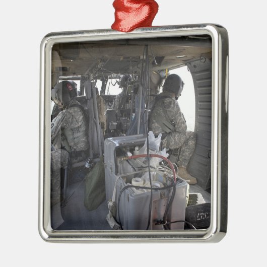 Soldaten beobachten Gefahren Silbernes Ornament (Links)