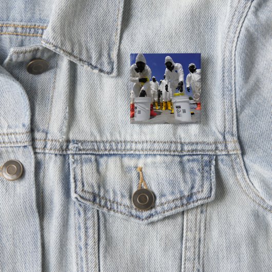 Soldaten des 457. Chemiebattalions Button (Beispiel)