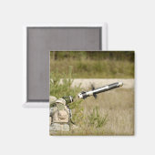 Soldaten, die eine FGM-148 Javelin feuern Magnet (Vorderseite/Rückseite)