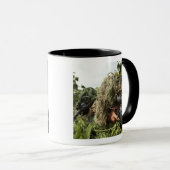 Soldaten in Gigillie-Anzügen Tasse (VorderseiteRechts)
