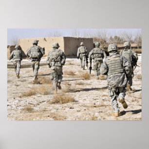 Soldaten reagieren auf einen Kleinwaffenangriff Poster