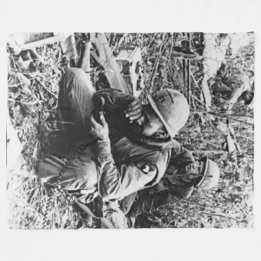 SOLDIER KRYING FLEECEDECKE (Vorderseite (Horizontal))