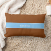 Solid Brown, Sky Blue Ribbon Name Monogram Lendenkissen (Decke)