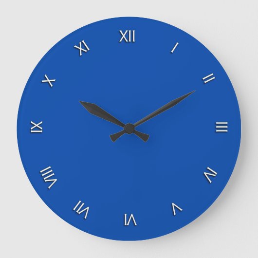 Solid Cobalt Blue White Roman Numerals Wall Clock Große Wanduhr (Vorderseite)
