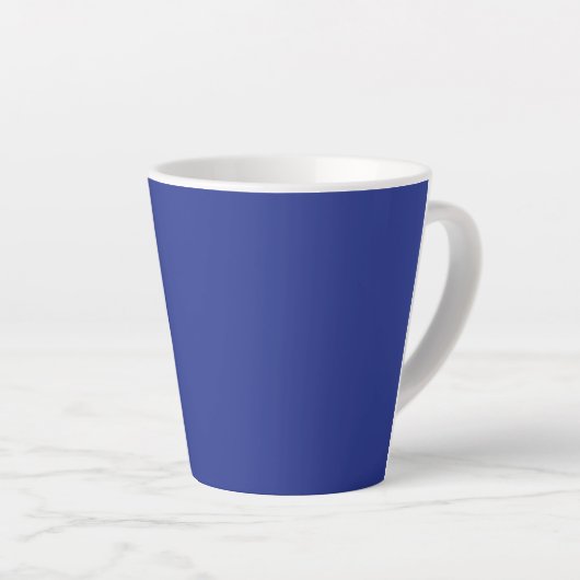 Solid Deep Blue Backdrop | Bold Minimalist Design Milchtasse (Rechte Ecke)