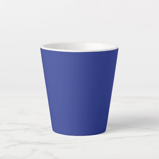 Solid Deep Blue Backdrop | Bold Minimalist Design Milchtasse (Vorderseite)