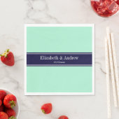 Solid Light Mint, Navy Blue Ribbon Name Monogram Serviette (Beispiel)