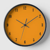 Solid Princeton Orange Wanduhr (Vorderseite)