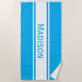 Solid Sky Blue White Stripes Moderner Name Strandtuch (Vorderseite)