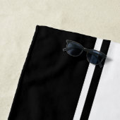 Solide Schwarz-weiße Streifen Moderner Name Strandtuch (Beispiel)