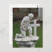 Solider Kneeling Postkarte (Vorne/Hinten)