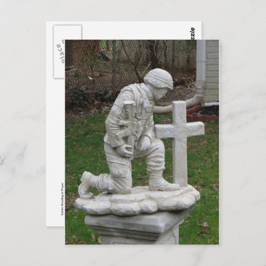 Solider Kneeling Postkarte (Vorne/Hinten)
