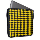 Solides Schwarz-Gold-Chevron-Muster Laptopschutzhülle (Vorne Rechts)