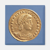 Solidus of Constantine II Caesar cuirassed Magnet (Vorne)