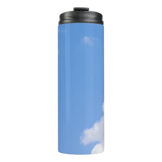 Solitary Bird Soaring Through Bright Blue Sky with Thermosbecher (Vorderseite)