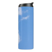 Solitary Bird Soaring Through Bright Blue Sky with Thermosbecher (Nach links gedreht)