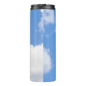 Solitary Bird Soaring Through Bright Blue Sky with Thermosbecher (Rückseite)