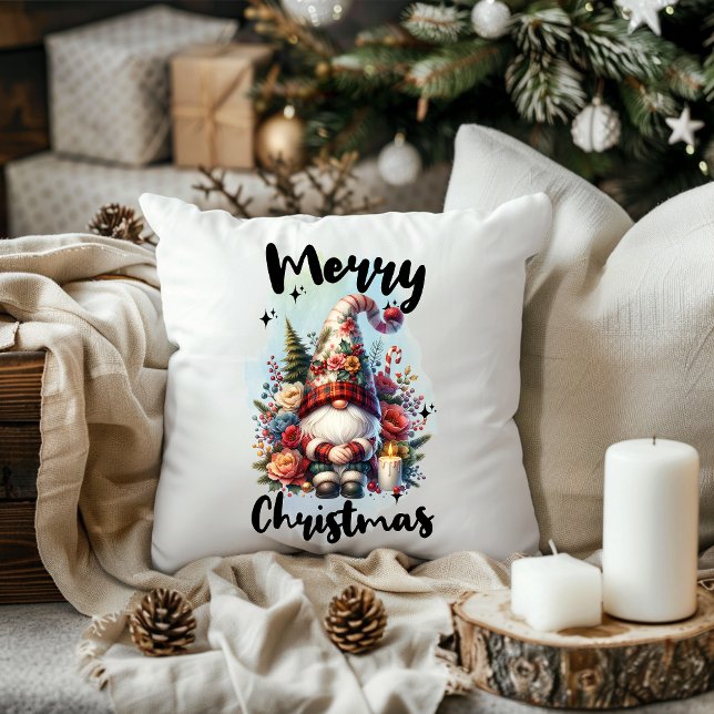 Solitary Christmas Gnome with Floral Crown Candle Kissen (Von Creator hochgeladen)
