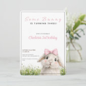 Some Bunny Dritter Geburtstag  Einladung (Stehend Vorderseite)