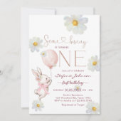 Some Bunny First 1st Birthday Invitation Einladung (Vorderseite)