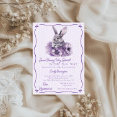 Some Bunny Is On The Way Purple Baby Shower Einladung
