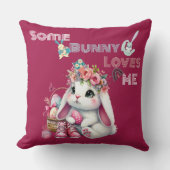 Some Bunny Loves Me Whimsical Spring Basket Custom Kissen (Vorderseite)
