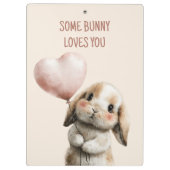 Some Bunny Loves You with Heart Balloon Klemmbrett (Rückseite)