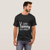 Some Bunny Needs A Mimosa Alcohol Easter Brunch T-Shirt (Vorne ganz)