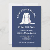 Some Bunny Special blue gingham Baby Shower Einladung (Vorderseite)