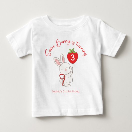 Some Bunny Strawberry Pink Birthday Photo Baby T-shirt (Vorderseite)