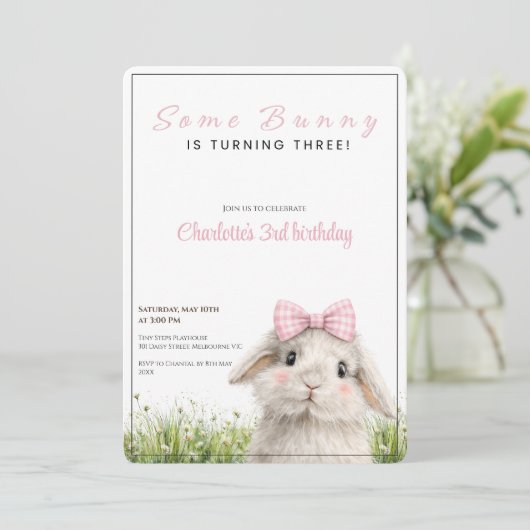 Some Bunny Third Birthday  Einladung (Stehend Vorderseite)