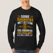 Some Grandpas Take Naps Real Grandpas Play Disc Go T-Shirt (Vorderseite)