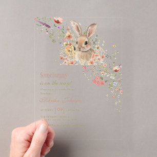 Somebunny auf dem Weg Oster-Wildblumen-Baby-Party Acryleinladungen